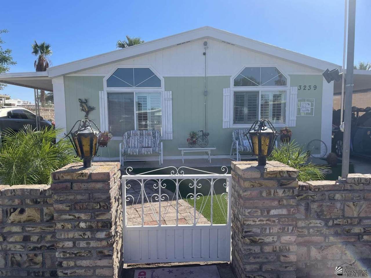 13239 49 DR - Photo 1