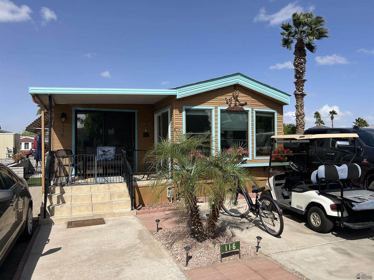 5707 32 ST - Photo 1