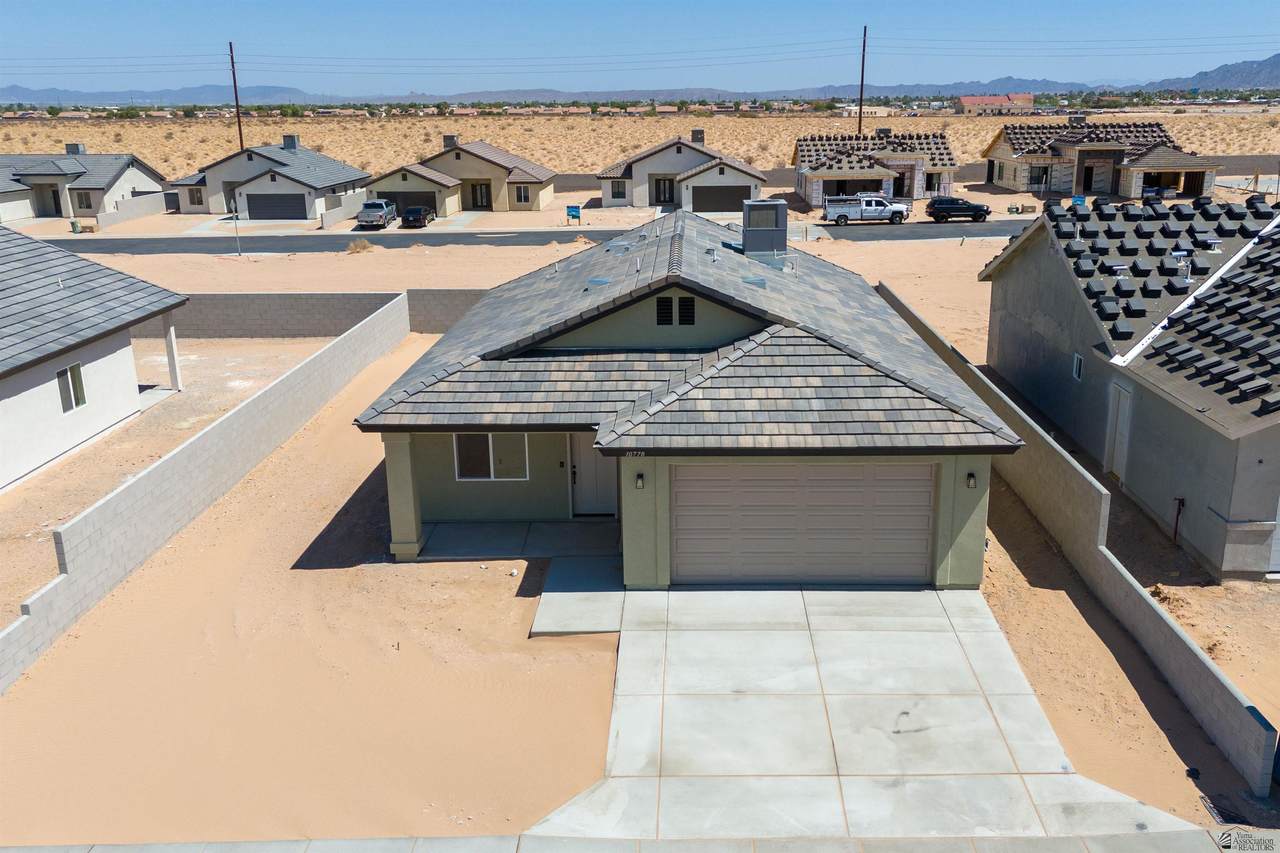 10778 45 LN - Photo 1