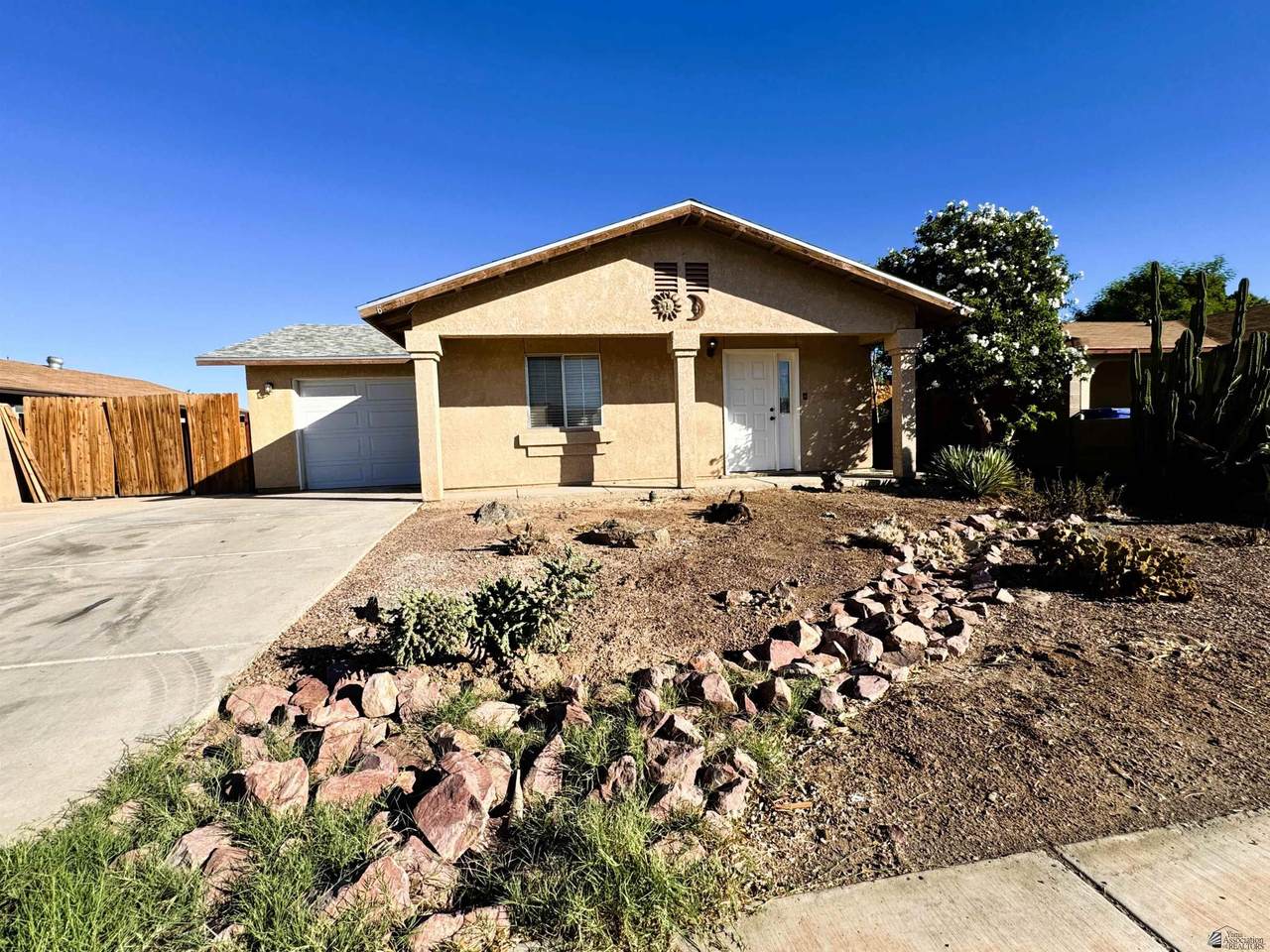 726 Calle Nueva Vida - Photo 1