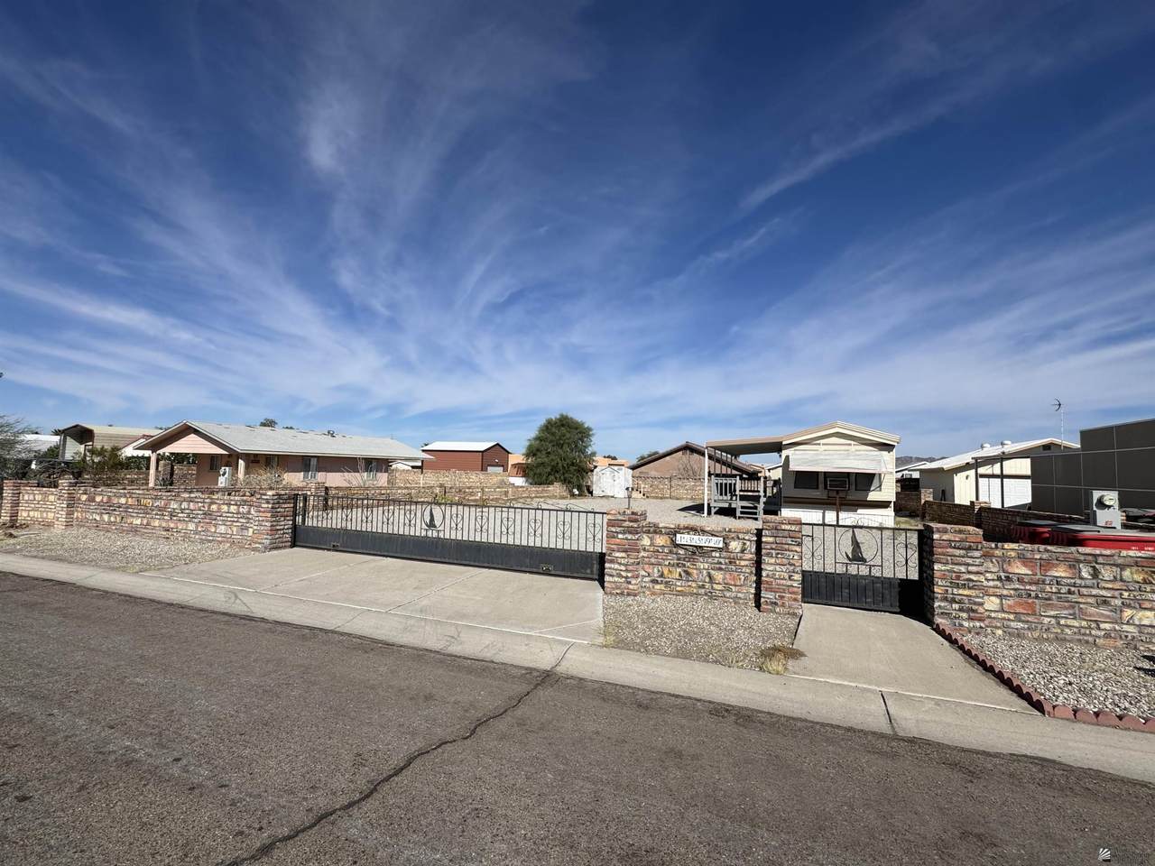 13590 52 DR - Photo 1