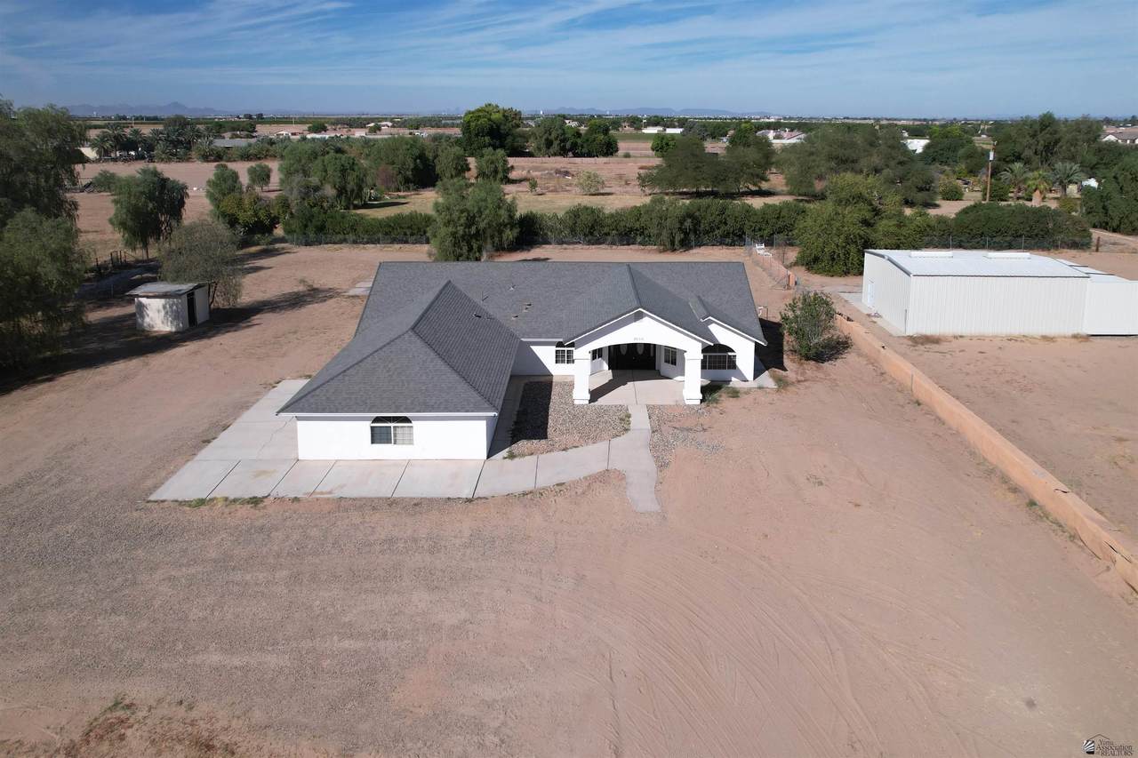 2616 County 16 St - Photo 1