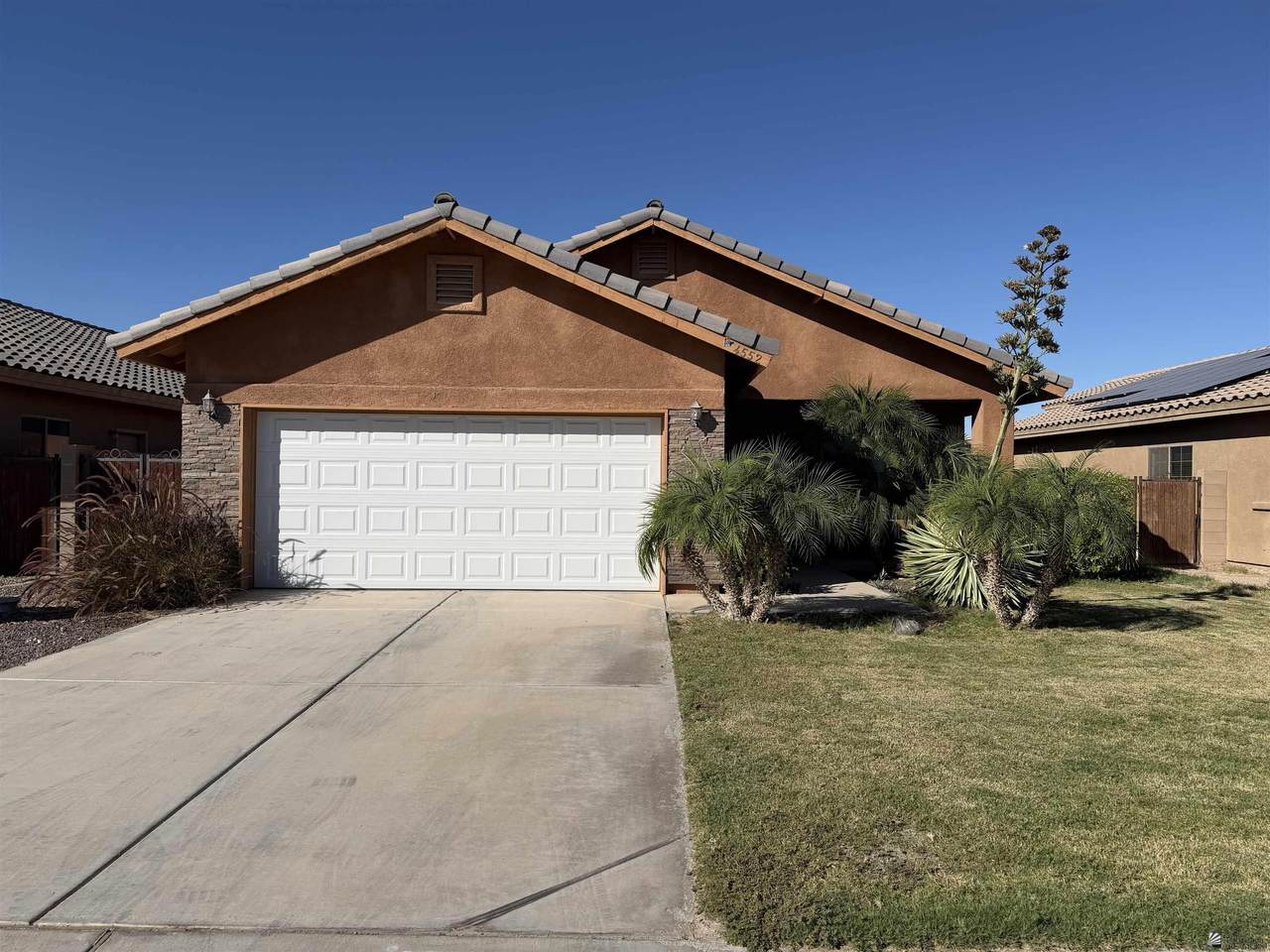4552 Jojoba Ave - Photo 1