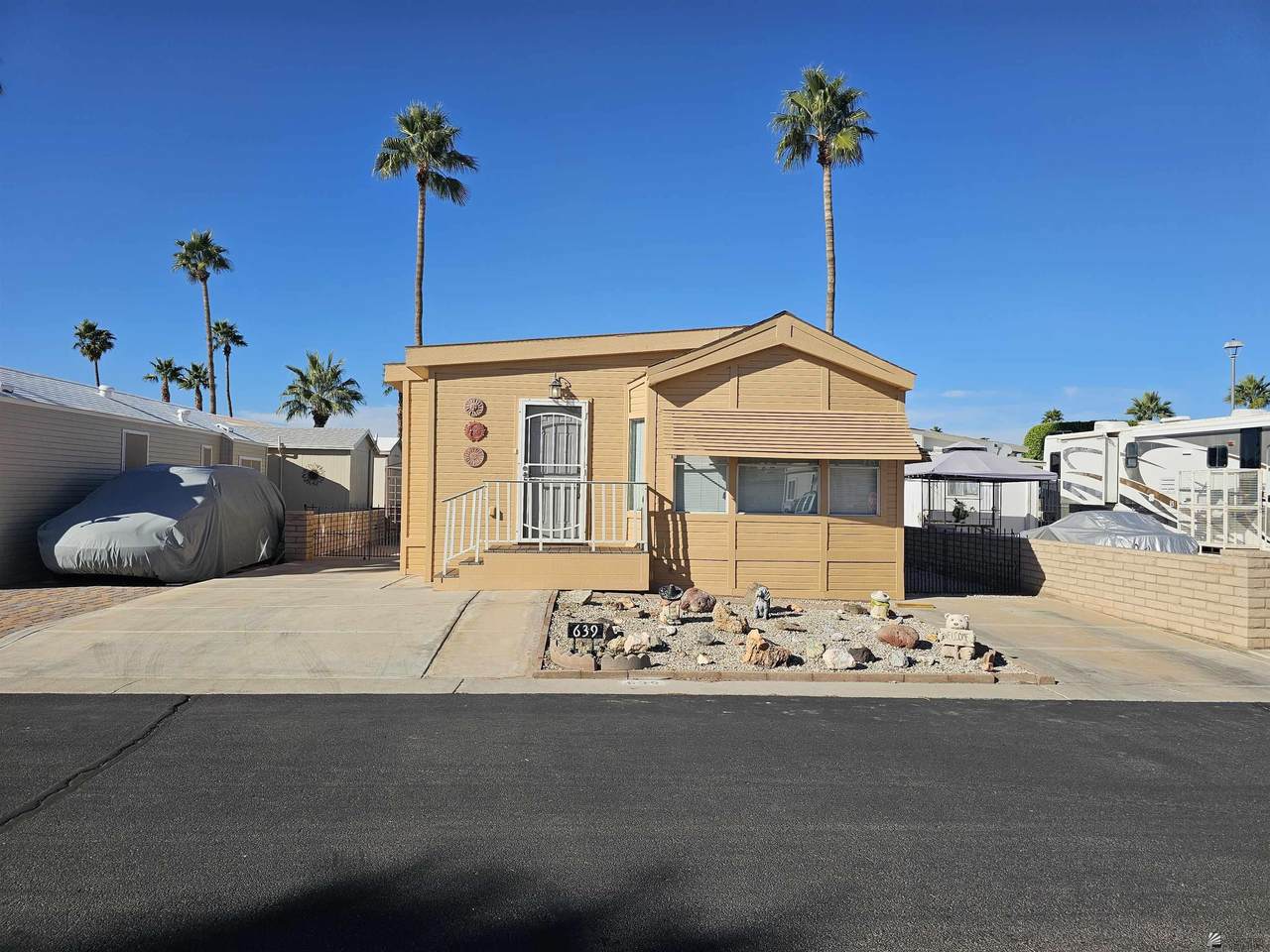 5707 32 ST - Photo 1