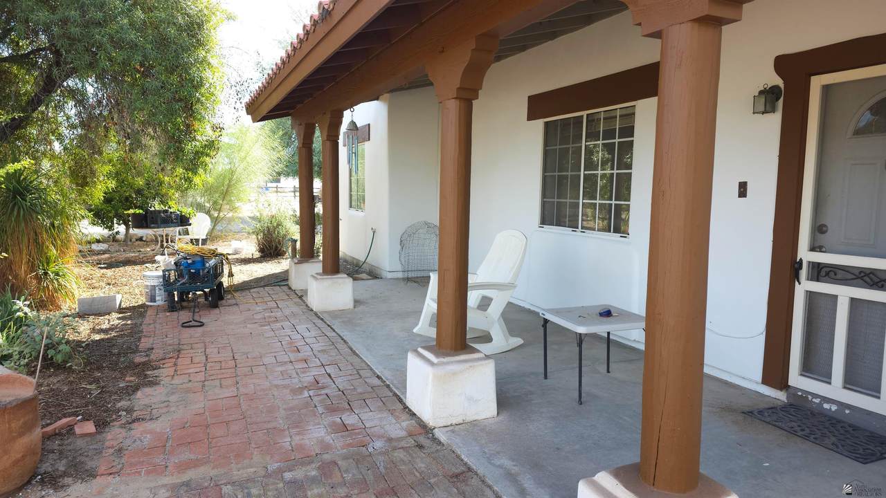 17652 Ave B 1/2 - Photo 1