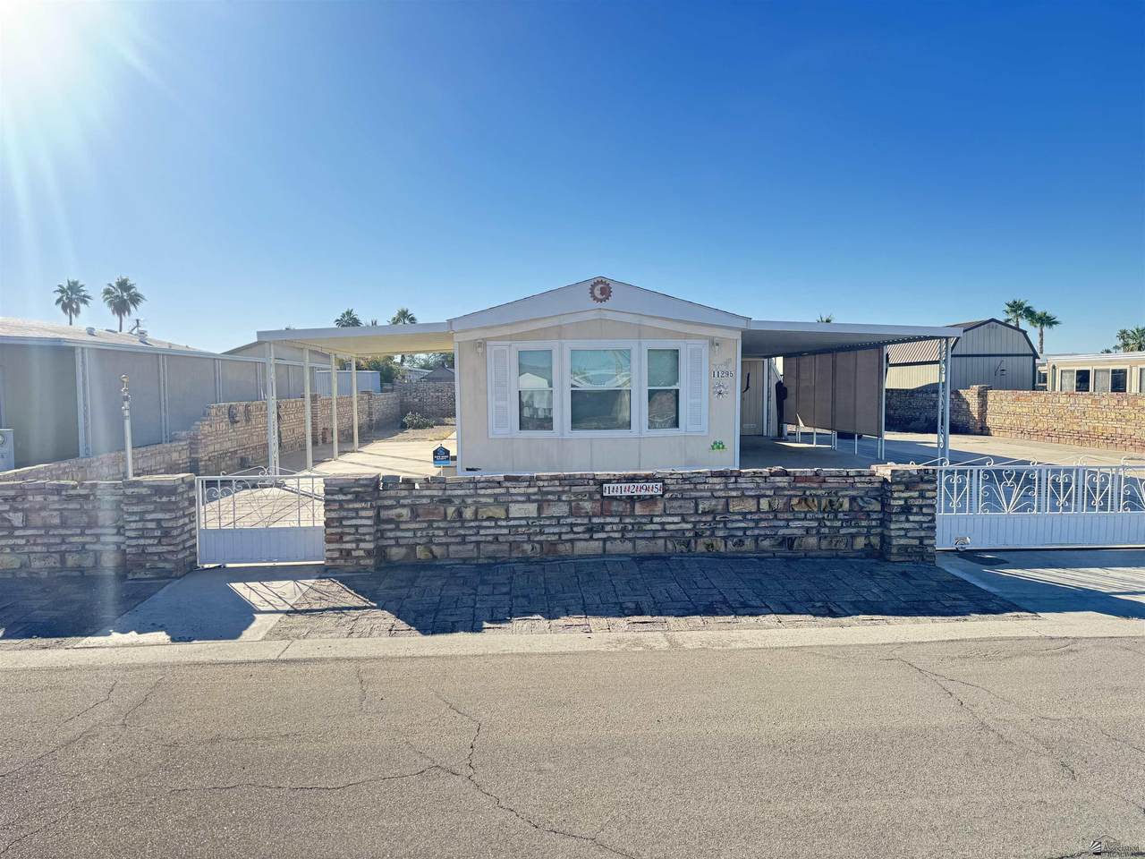 11295 38 PL - Photo 1