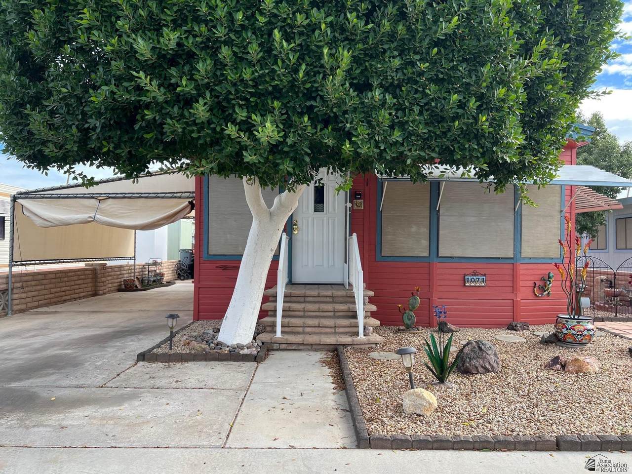 5707 32 ST - Photo 1