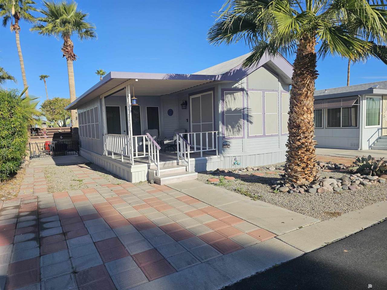 5707 32 ST - Photo 1