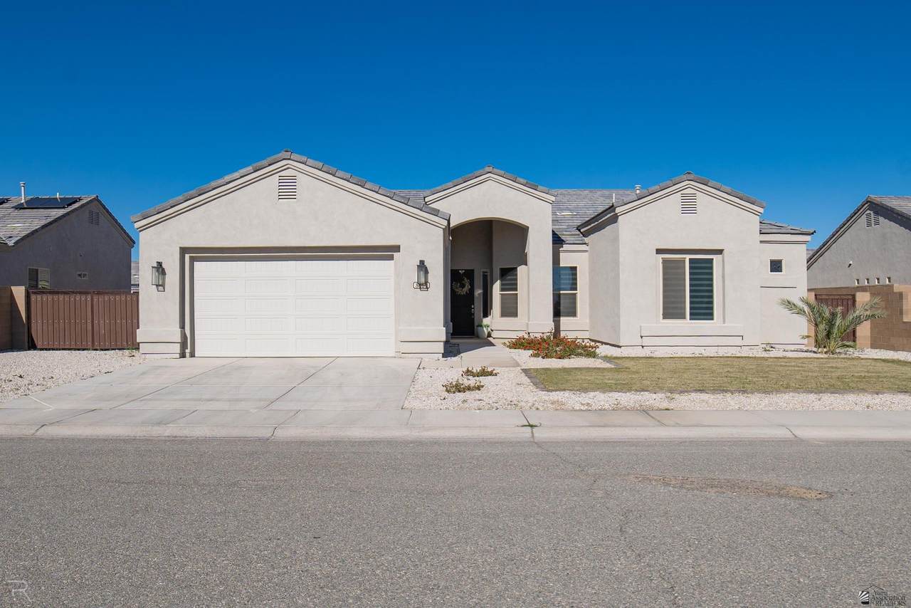 8464 37 LN - Photo 1