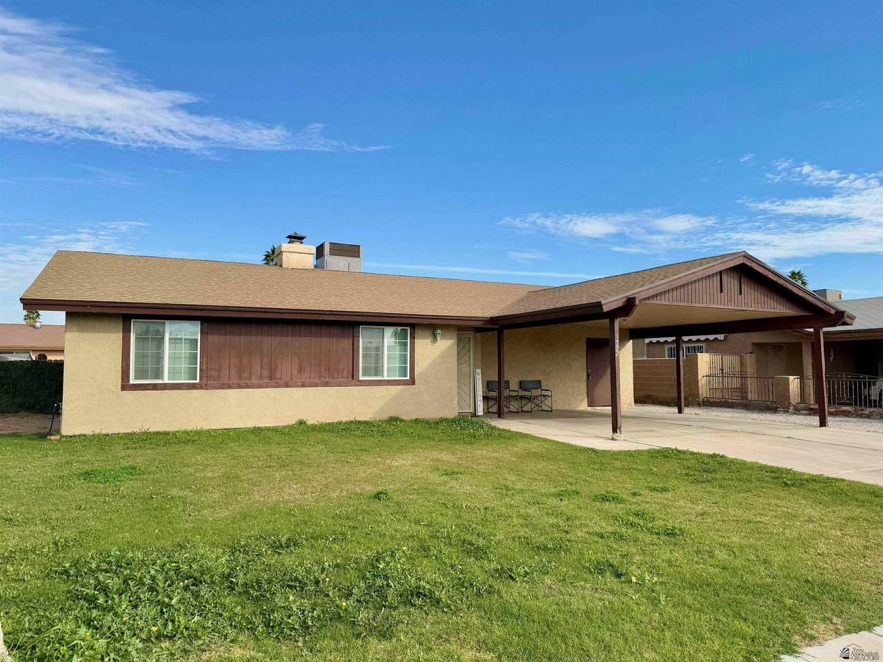 1722 27 ST - Photo 1