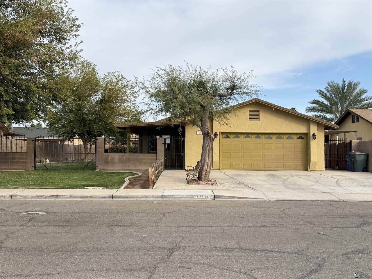 1905 47 DR - Photo 1