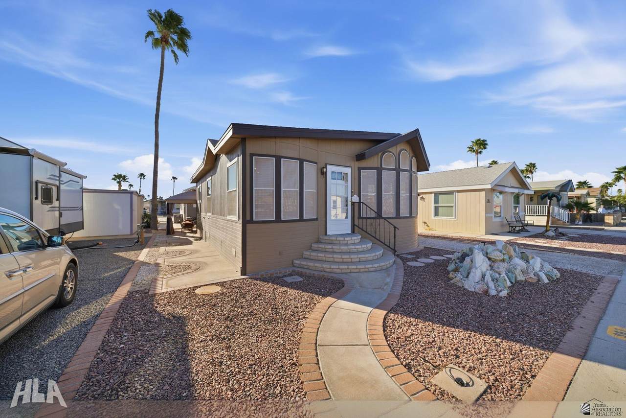 5707 32 ST - Photo 1