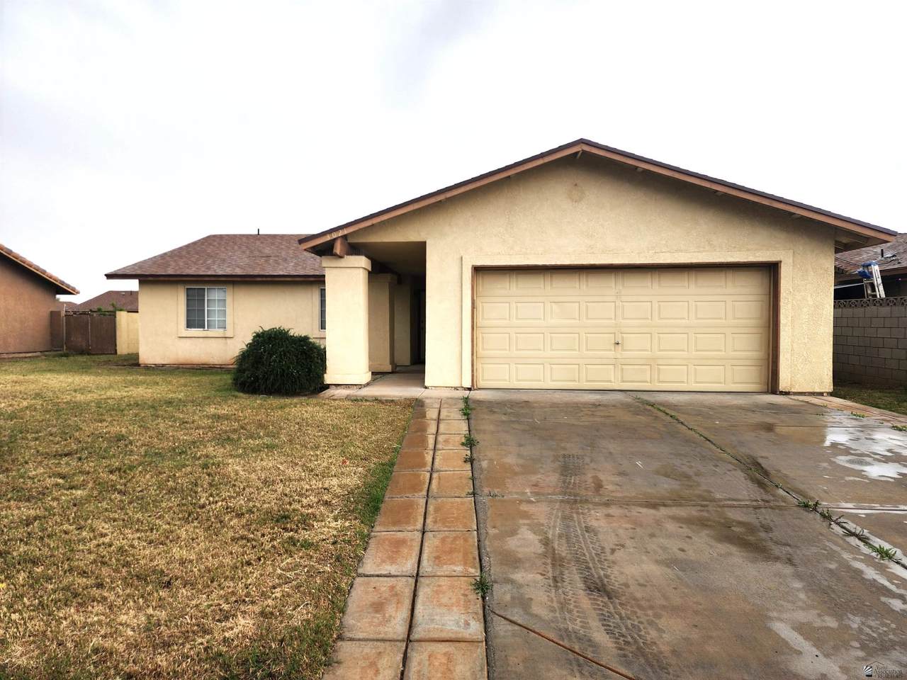 3021 25 ST - Photo 1