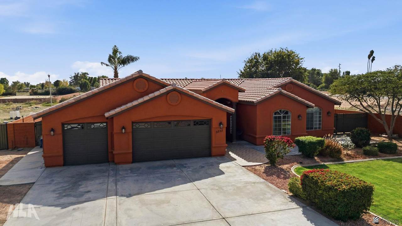 5051 37 ST - Photo 1