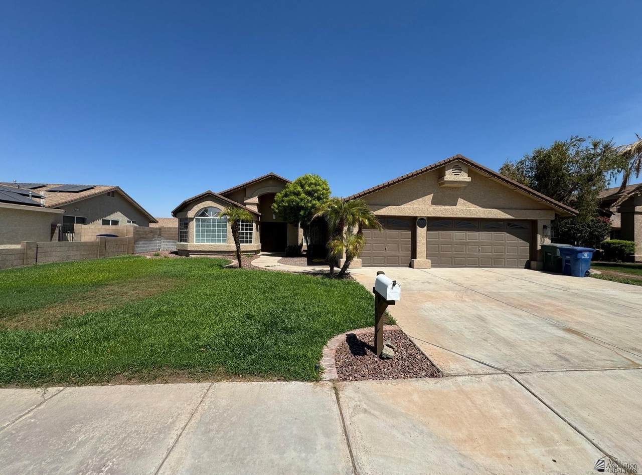 3648 14 ST - Photo 1