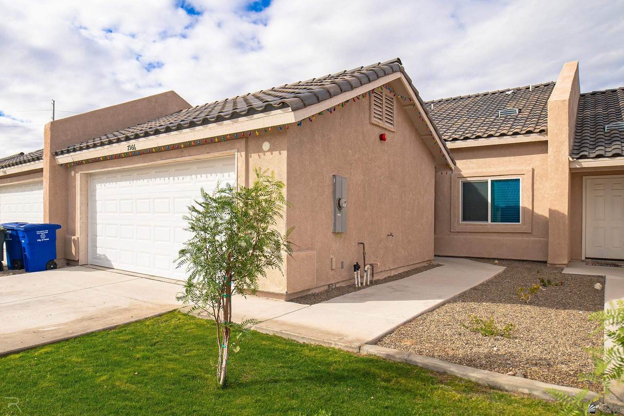 7366 37 ST - Photo 1
