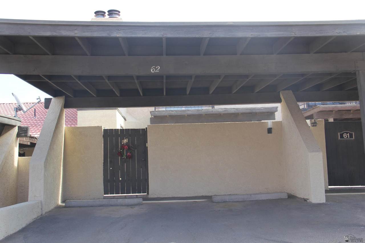 2045 14 AVE - Photo 1