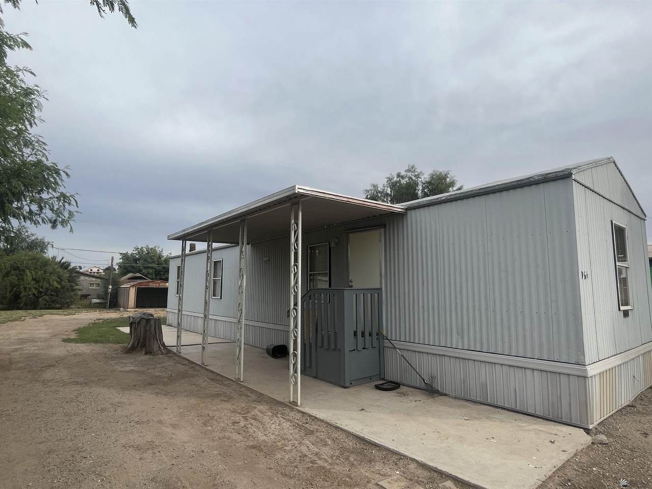 965 20 AVE - Photo 1