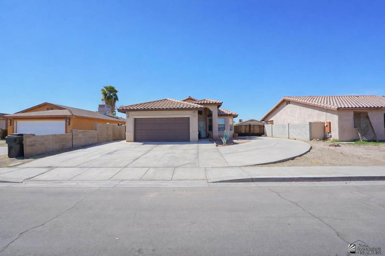 671 Bingham Ave - Photo 1
