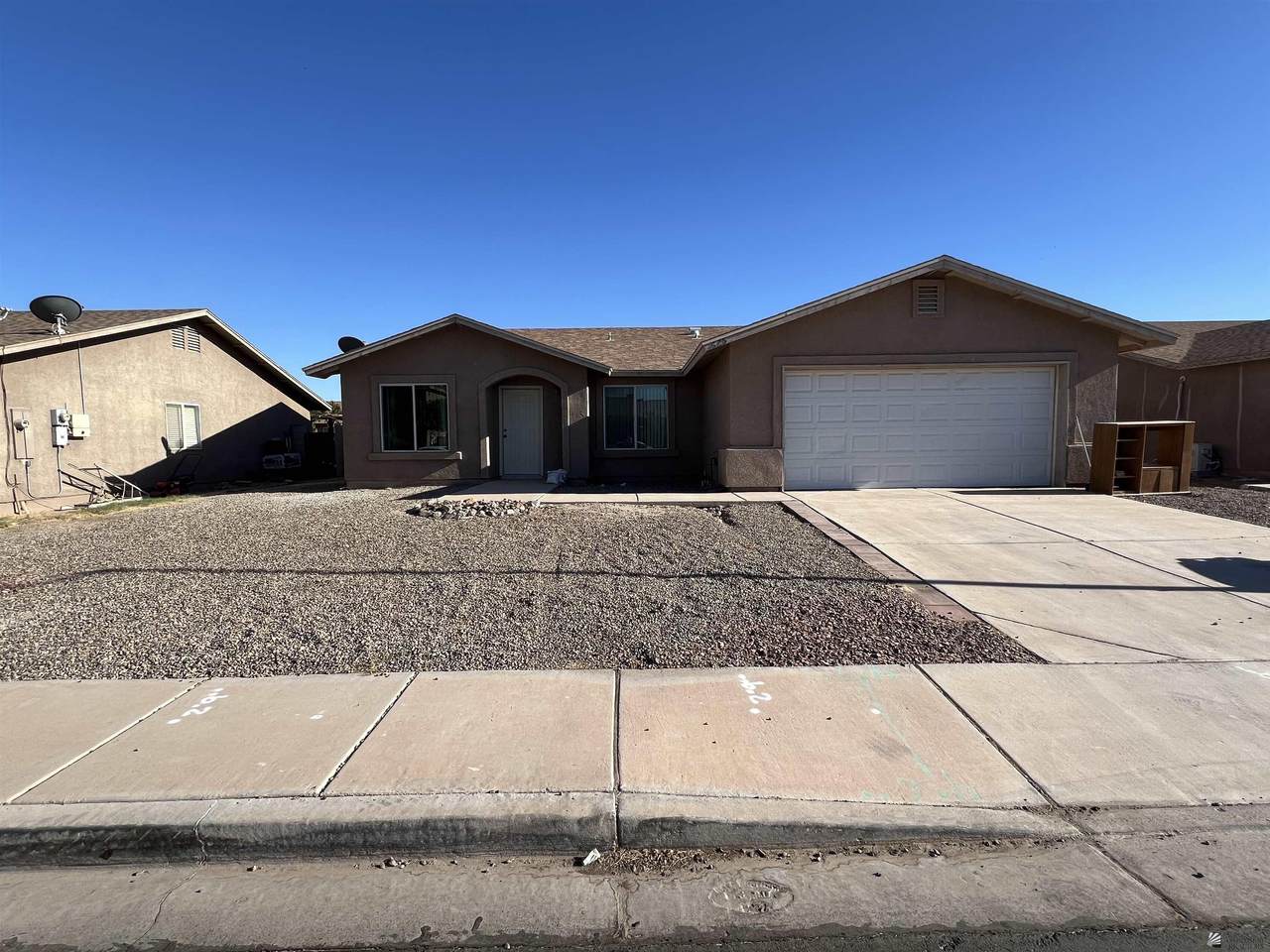 625 13 ST - Photo 1