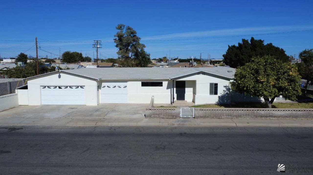 2536 7 AVE - Photo 1