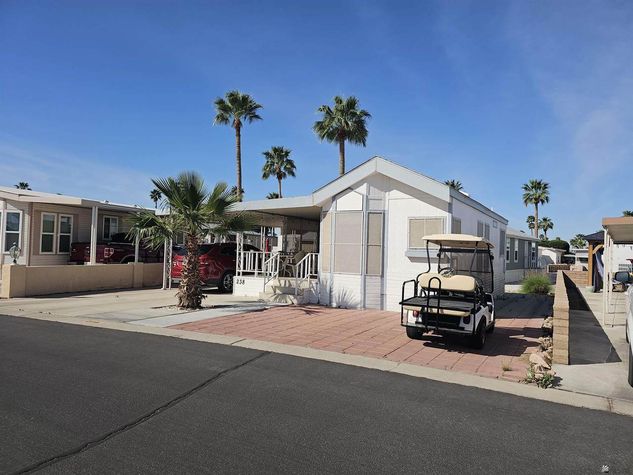 5707 32 ST - Photo 1
