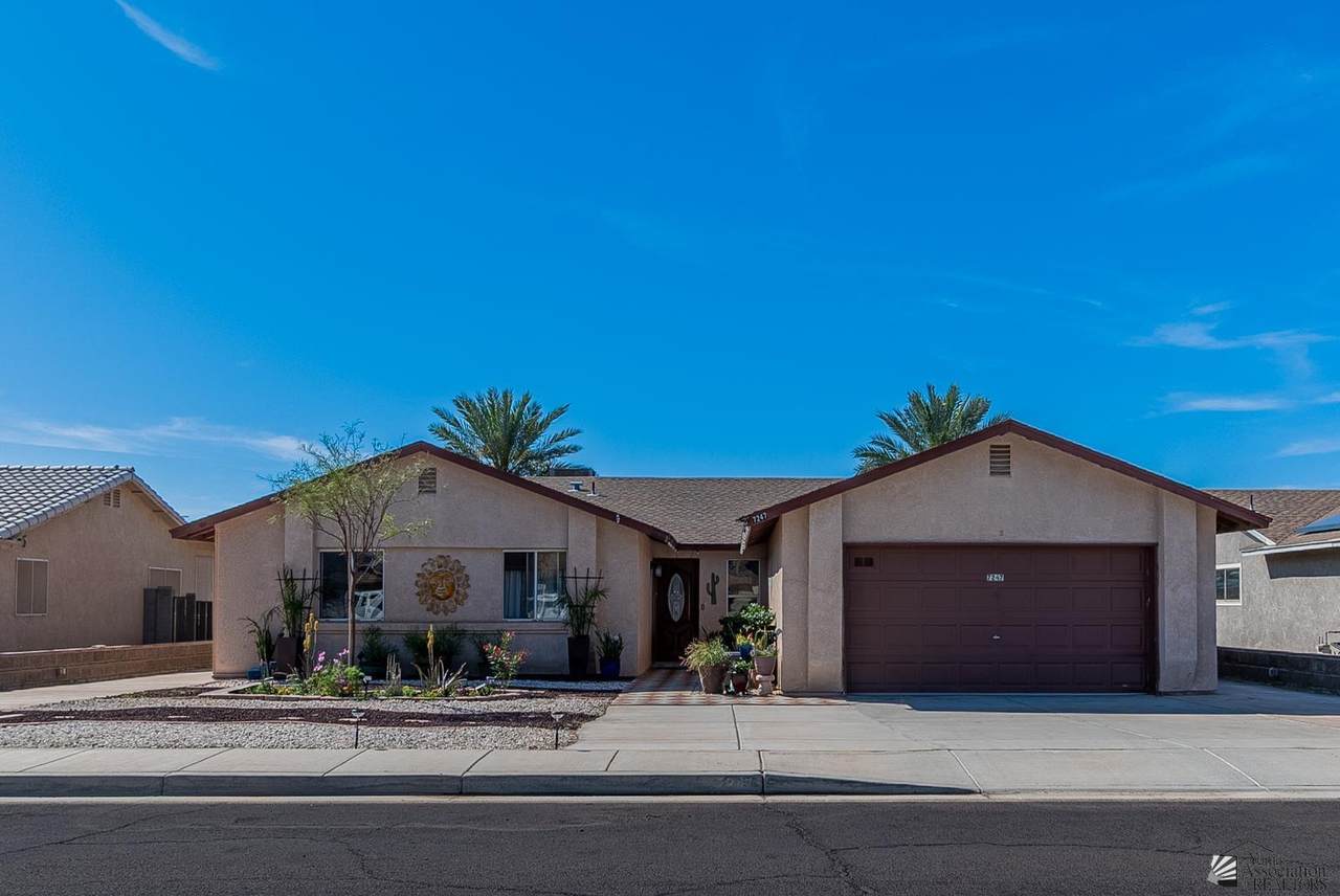 7247 25 ST - Photo 1