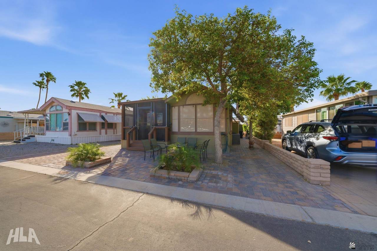 5707 32 ST - Photo 1
