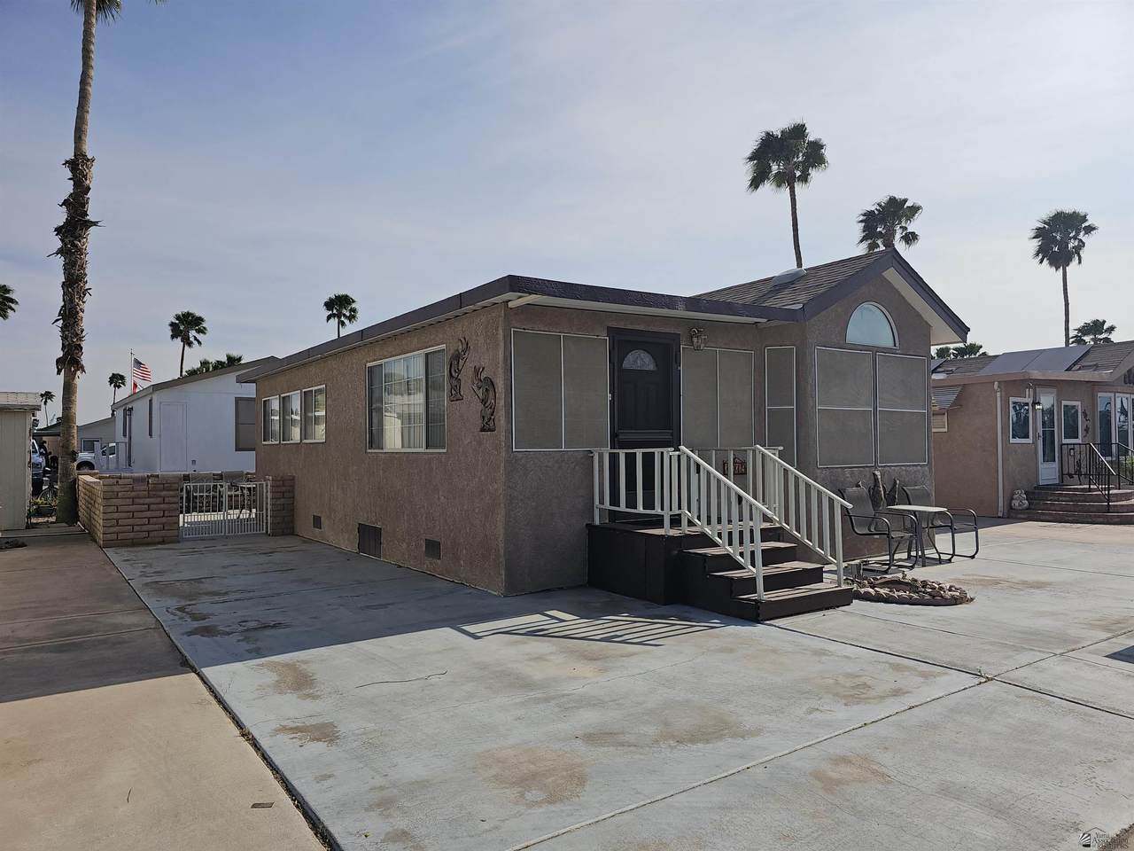 5707 32 ST - Photo 1
