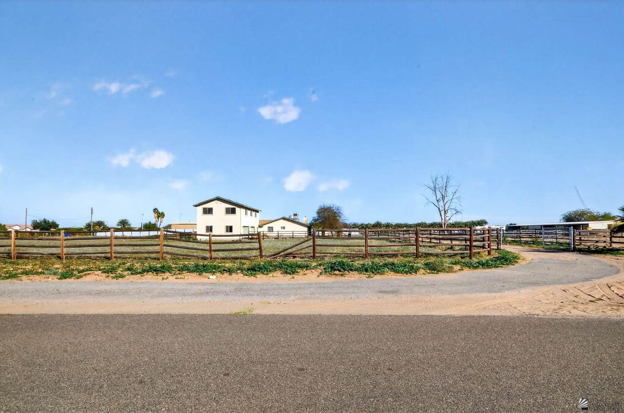 3525 County 15 St - Photo 1