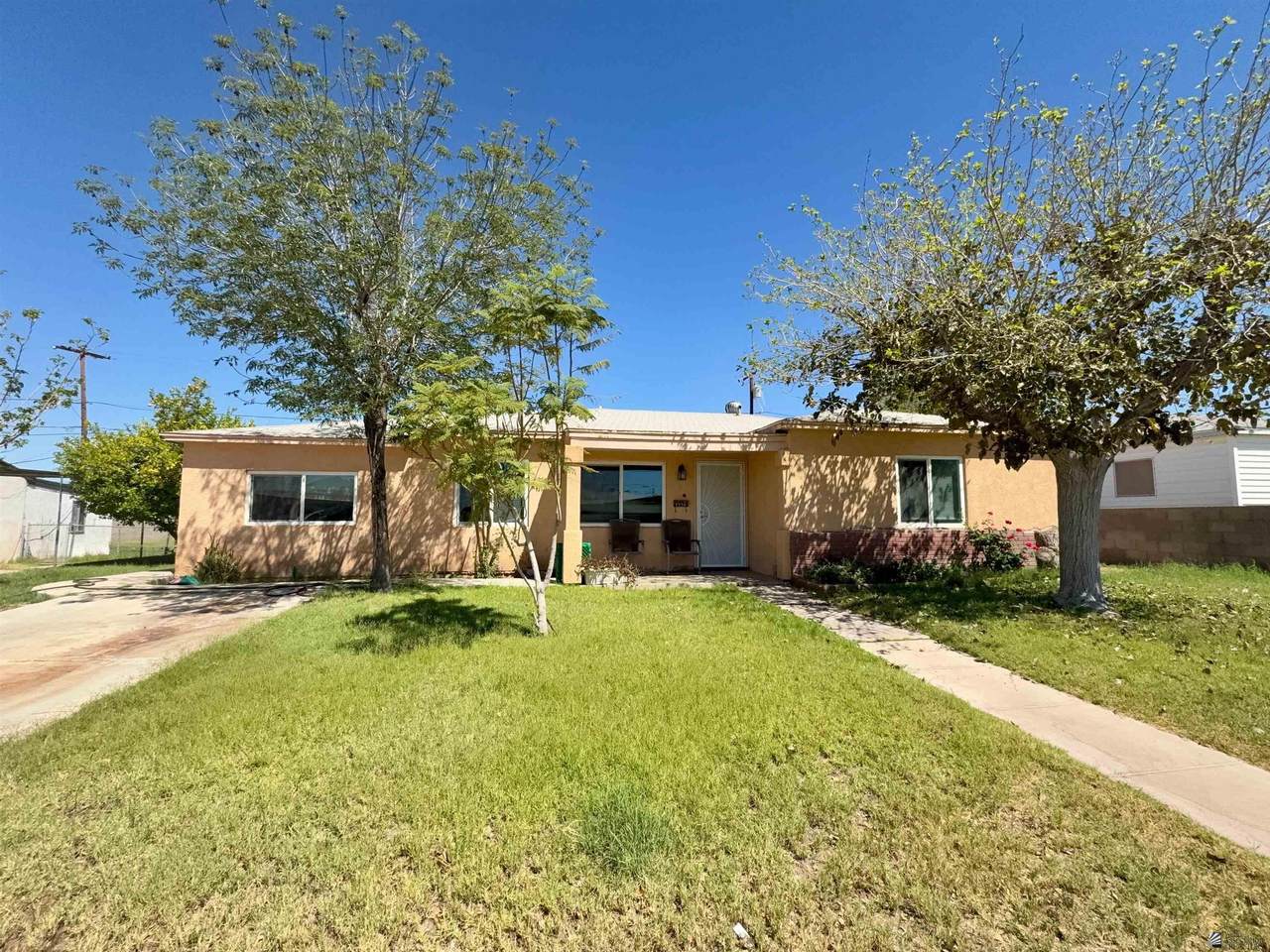 1326 Hillside Pl - Photo 1