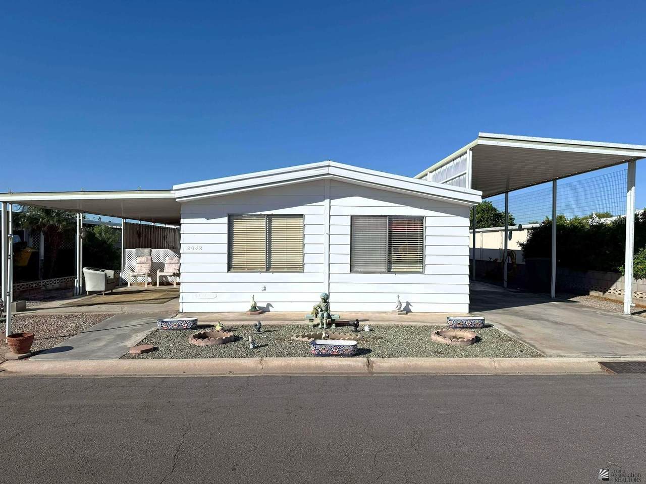 2042 Coyote Ave - Photo 1