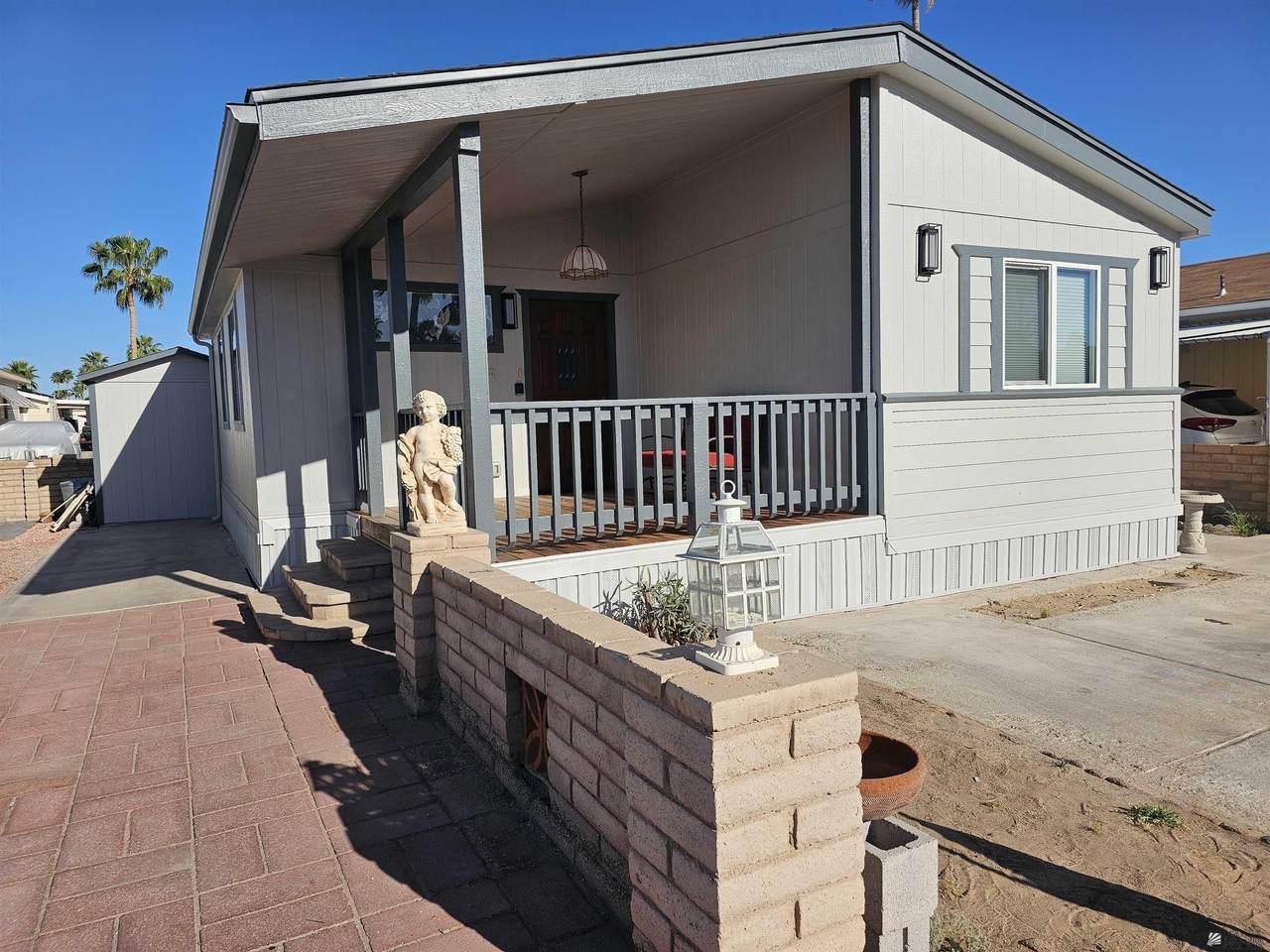 5707 32 ST - Photo 1