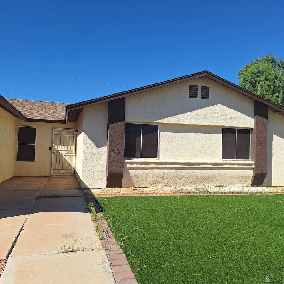 2542 32 AVE - Photo 1