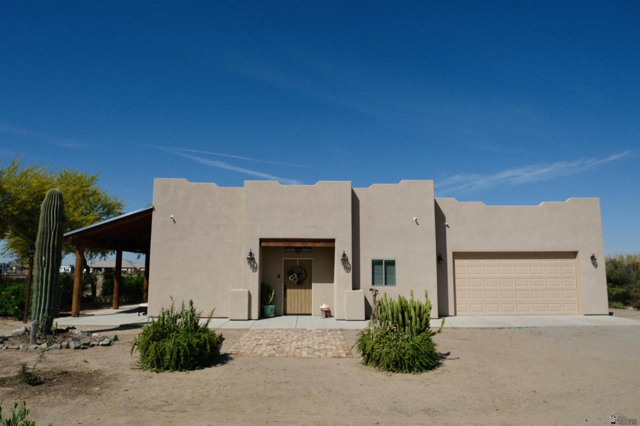 2411 County 16 St - Photo 1