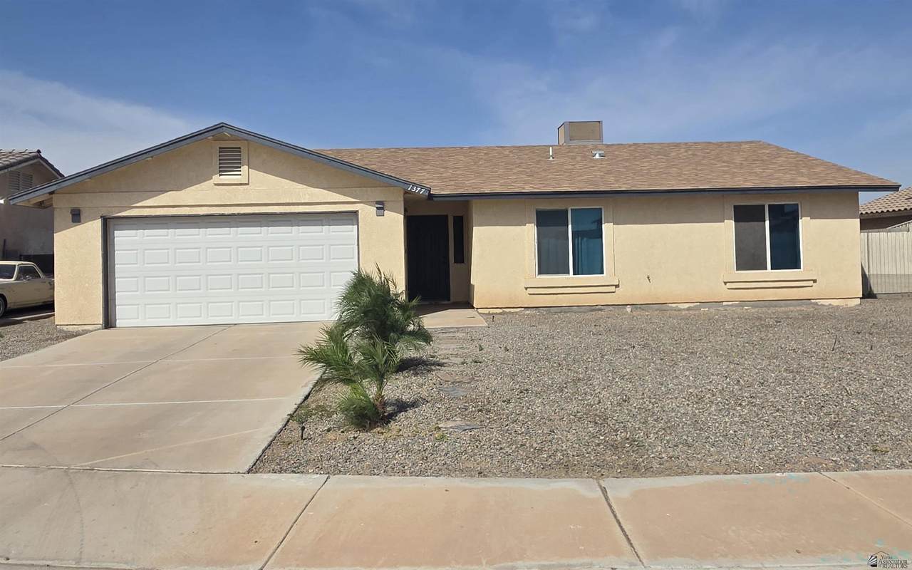1377 Fresno Ave - Photo 1
