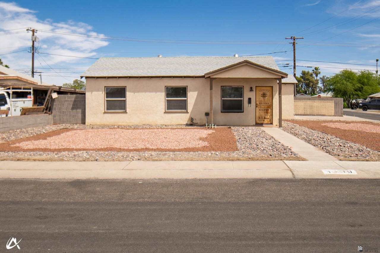1439 10 AVE - Photo 1