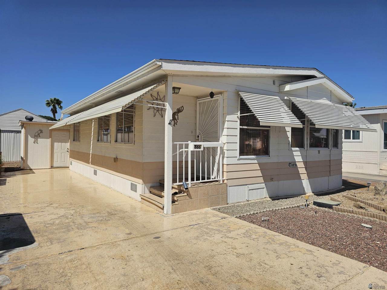 5707 32 ST - Photo 1