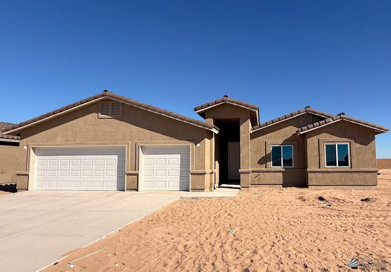 7077 45 ST - Photo 1