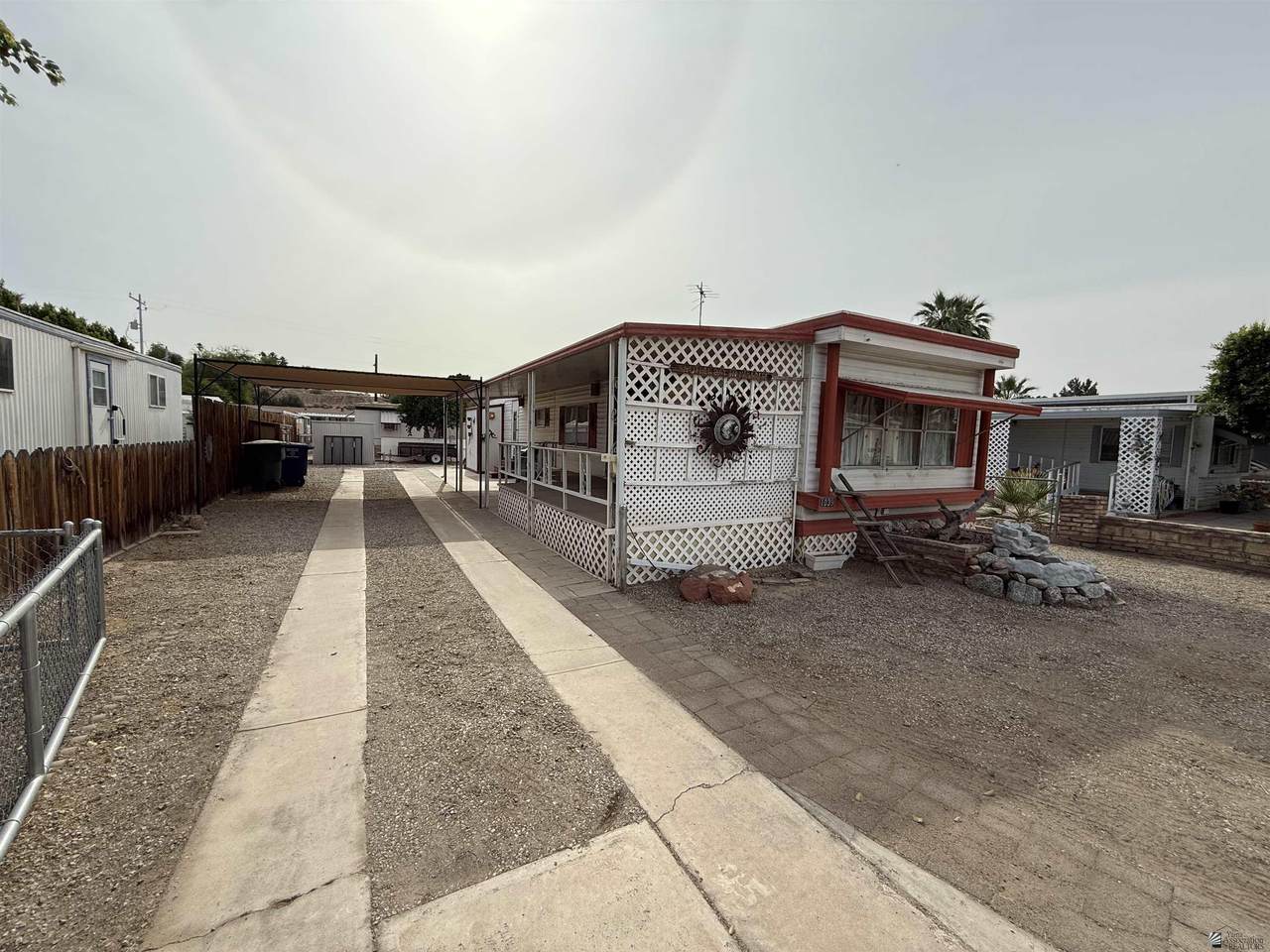 1039 Myrtle Ave - Photo 1