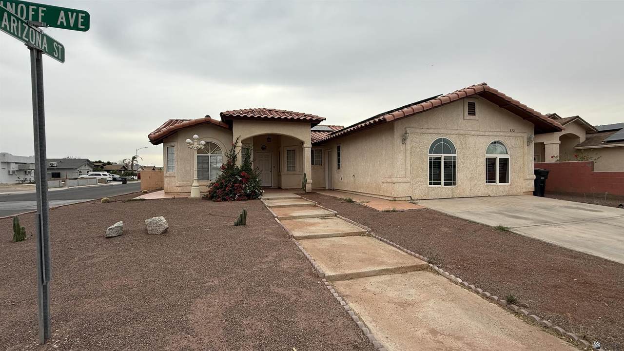 972 Sinoff Ave - Photo 1