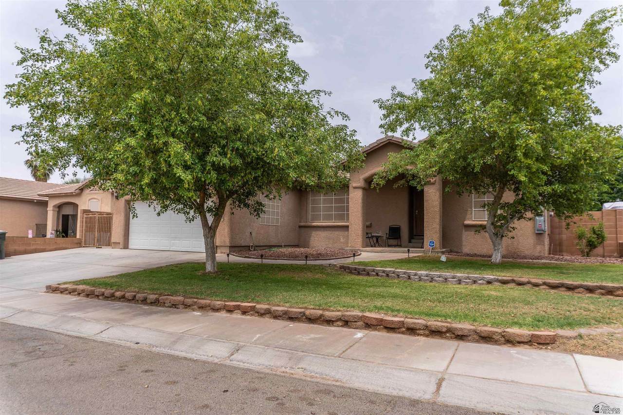 7658 25 ST - Photo 1