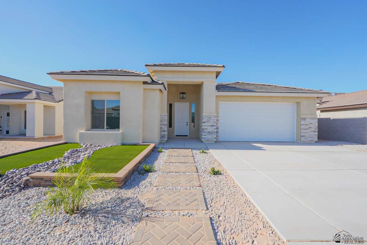 10590 45 ST - Photo 1