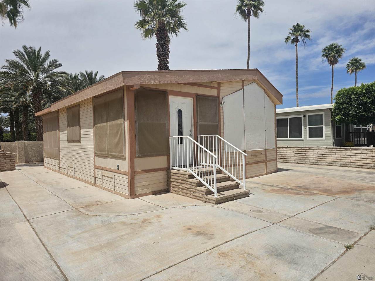 5707 32 ST - Photo 1