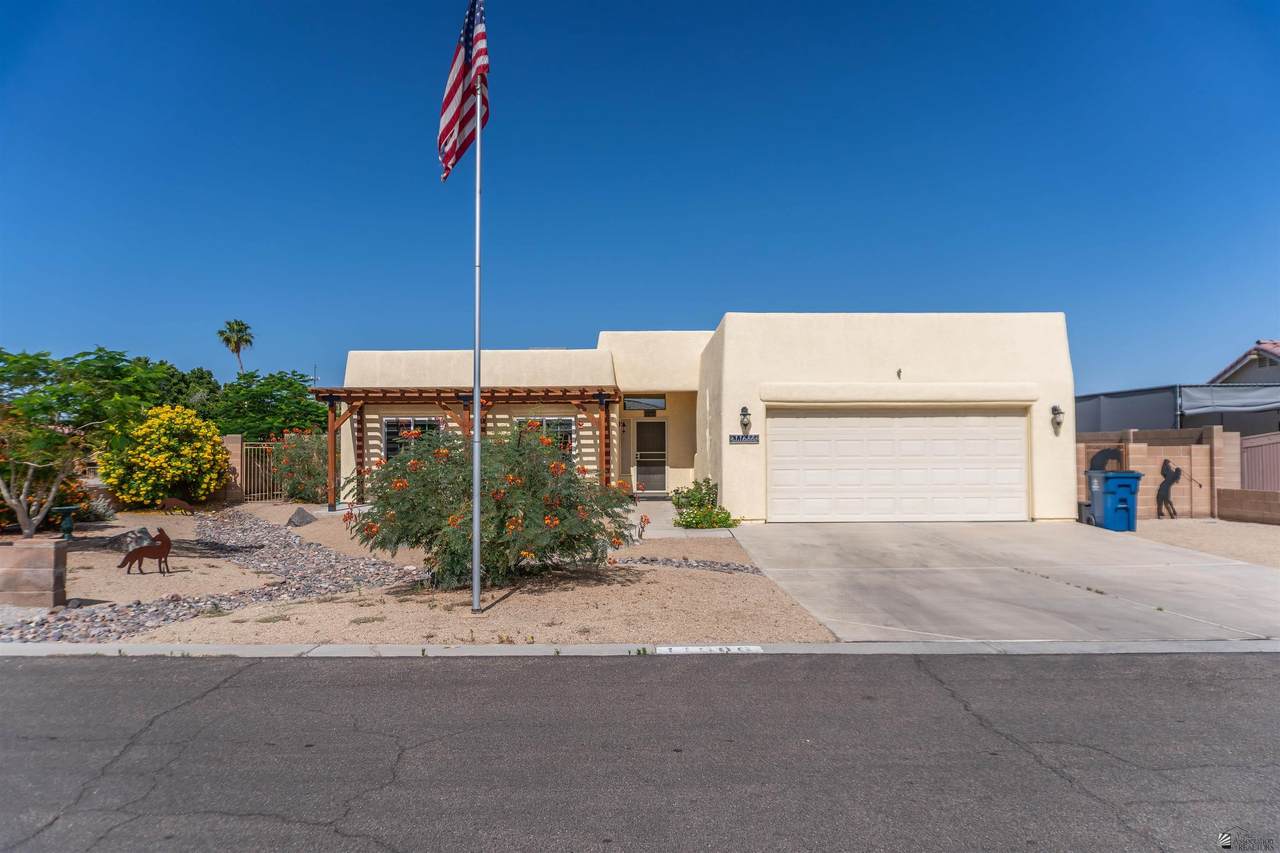 11686 Glenwood Ave - Photo 1