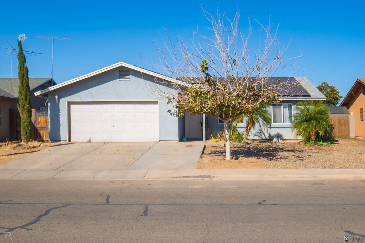 862 Patricia St - Photo 1