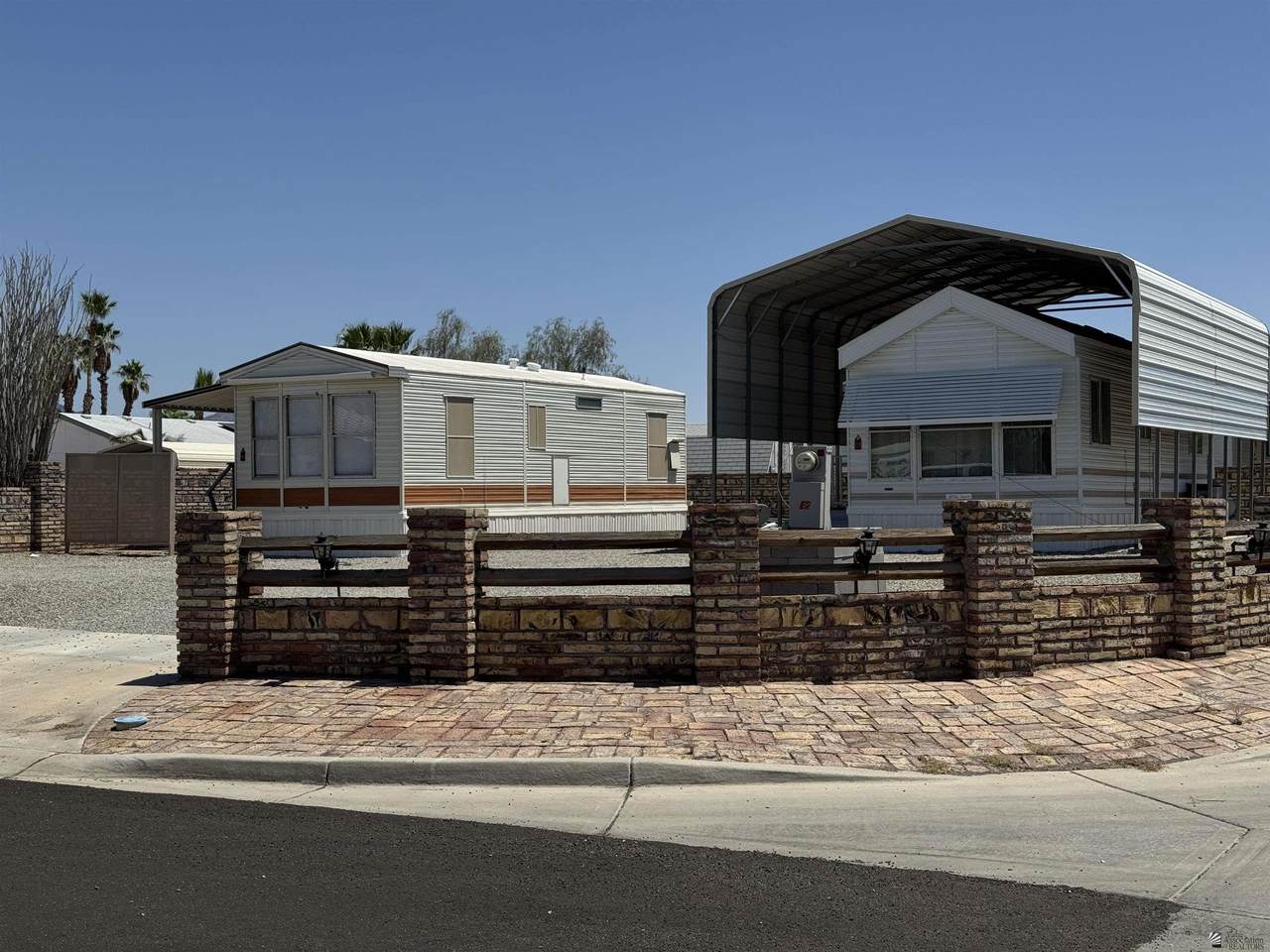 13697 49 LN - Photo 1