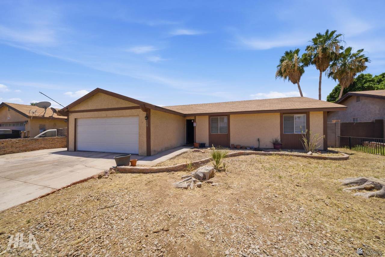 1779 28 ST - Photo 1
