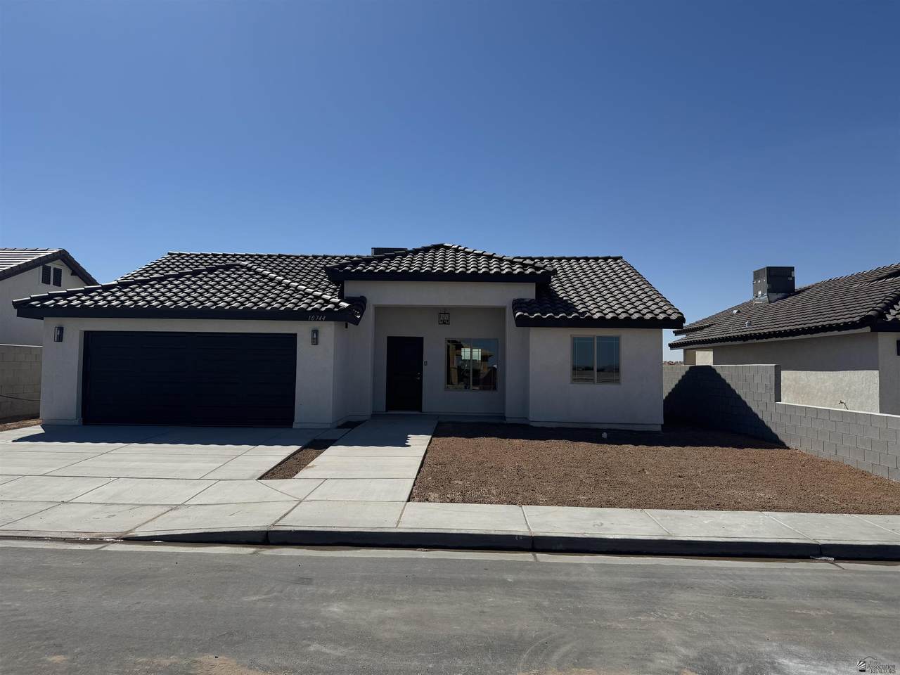 10829 45 LN - Photo 1