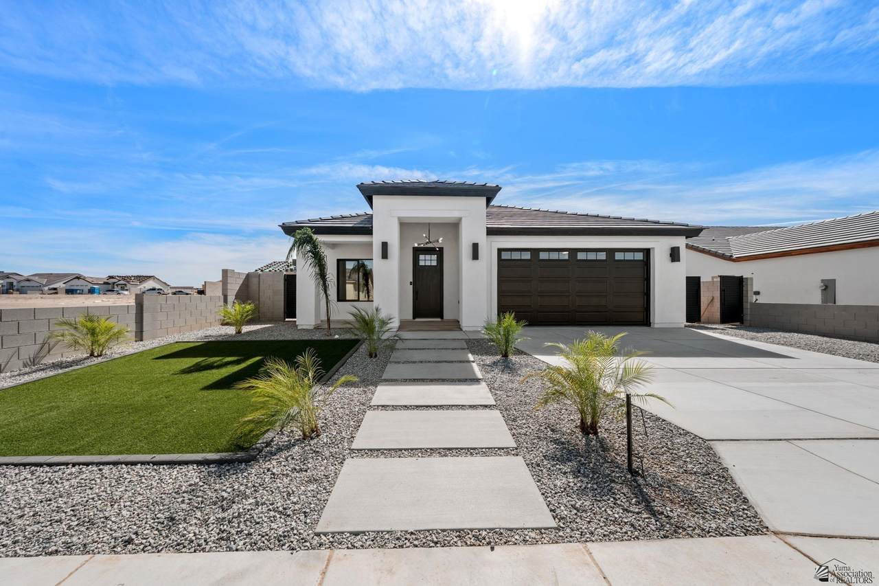 10821 45 ST - Photo 1